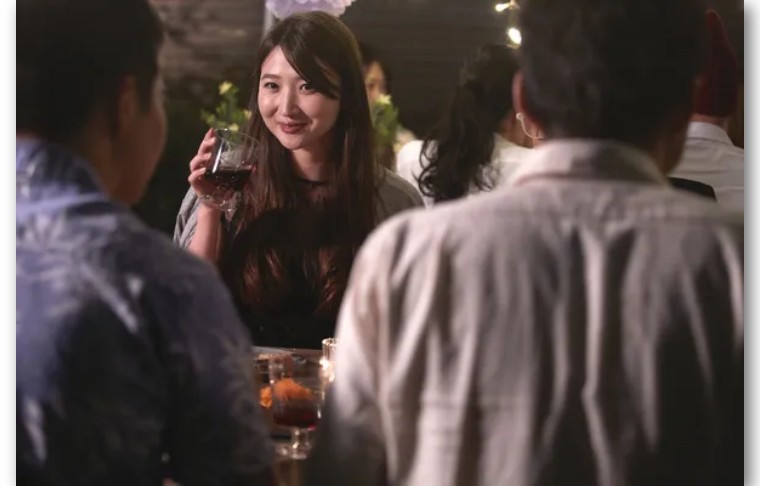 日本自卫官主办120人淫乱聚会，警方派150名警力冲进现场抓人