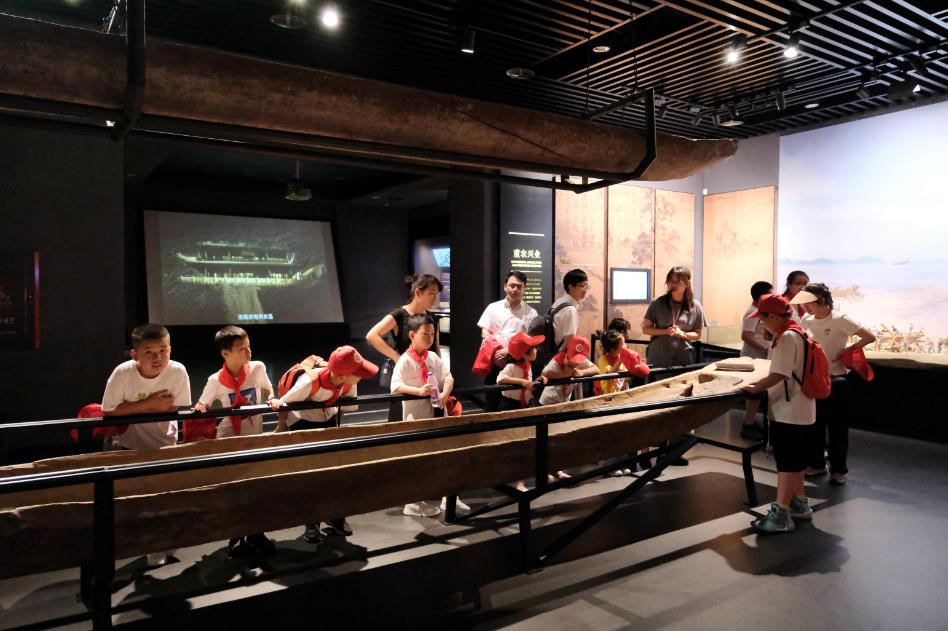 携手童行公益活动,一起童行