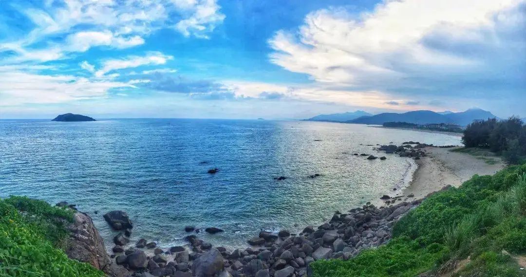 海南晴天的沙滩,海南阳光下的海