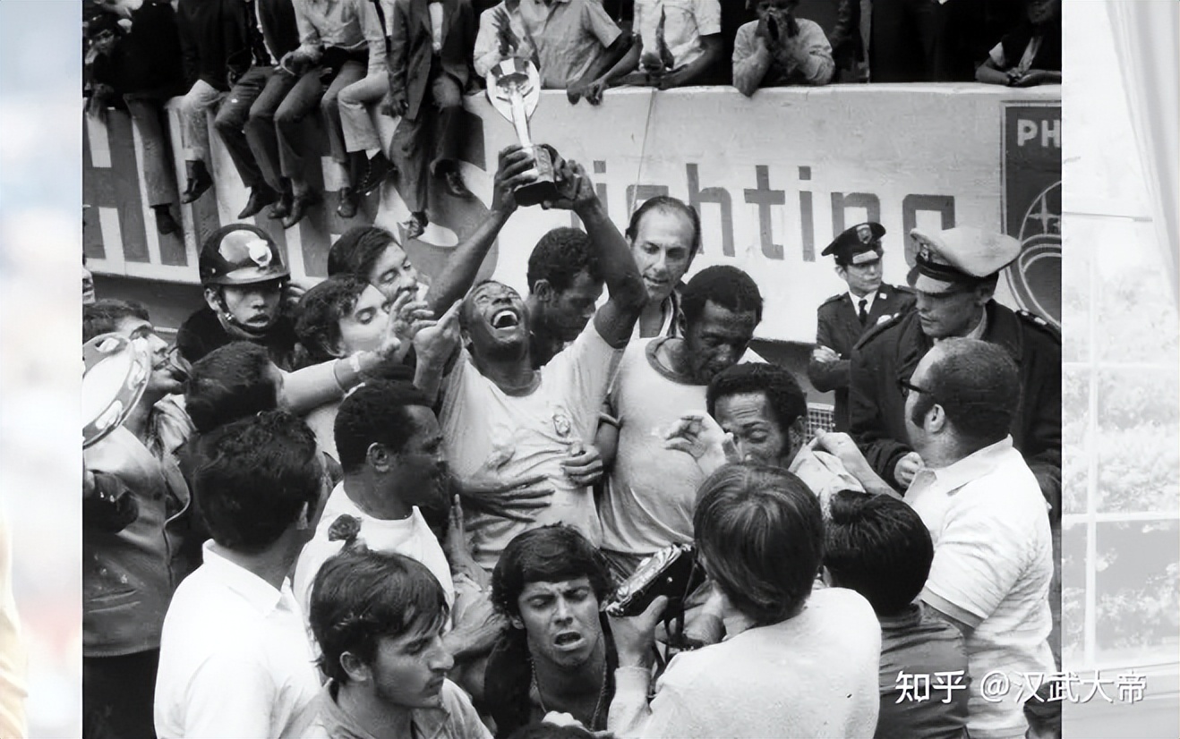 1970年世界杯巴西球员缅怀贝利,巴西足球第一人贝利