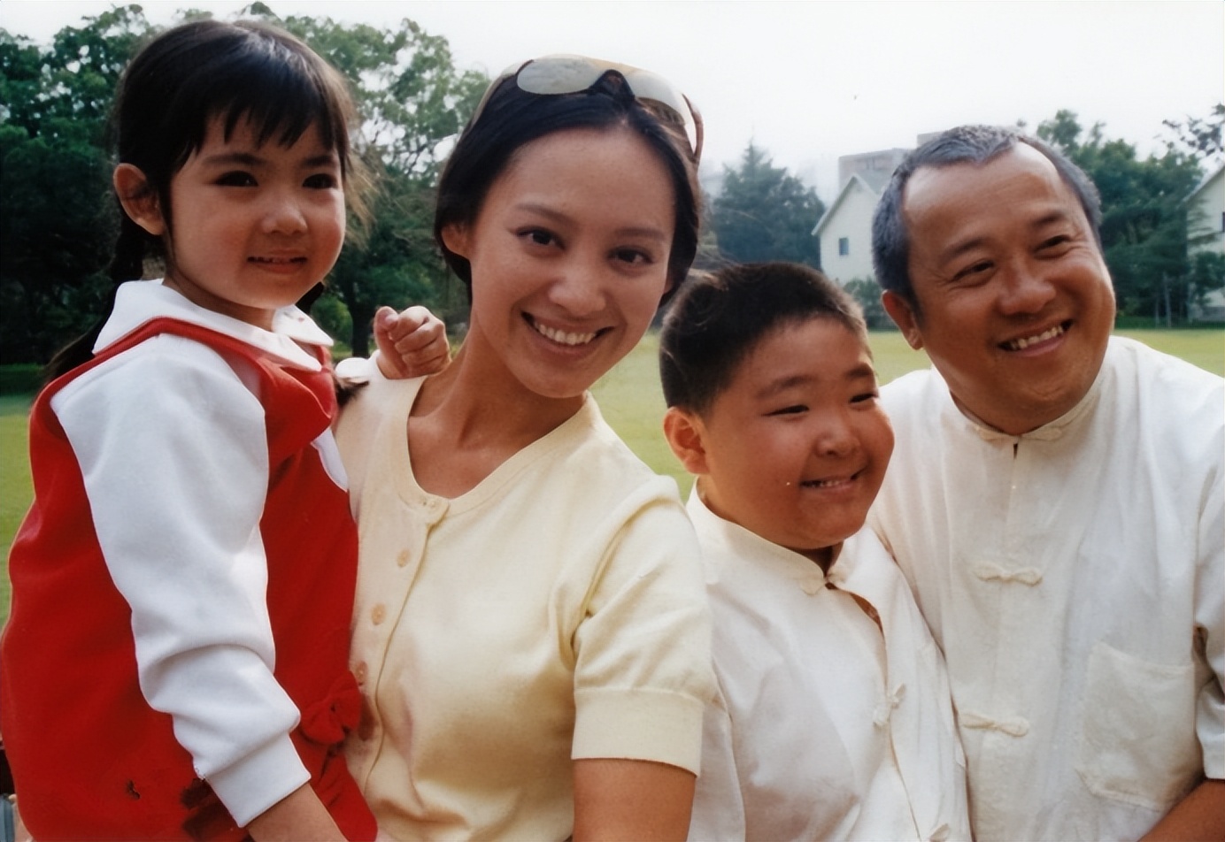 郝劭文4岁出道身价千万,郝劭文回应老婆二婚帮别人养孩子