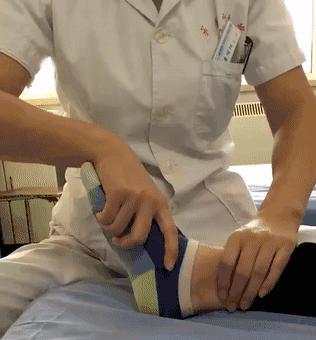 足内翻容易崴脚,足内翻多走路锻炼能减轻吗