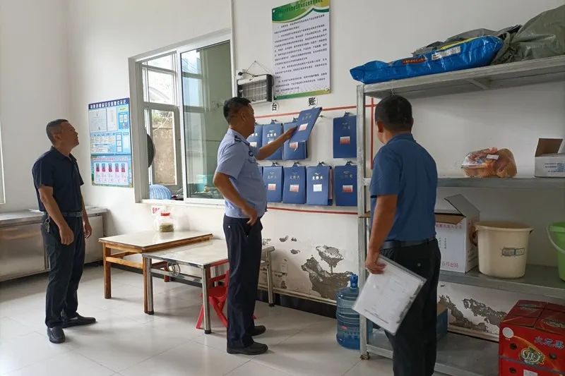 开学季镇坪公安全力维护校园安全,新野公安多措并举守护校园安全