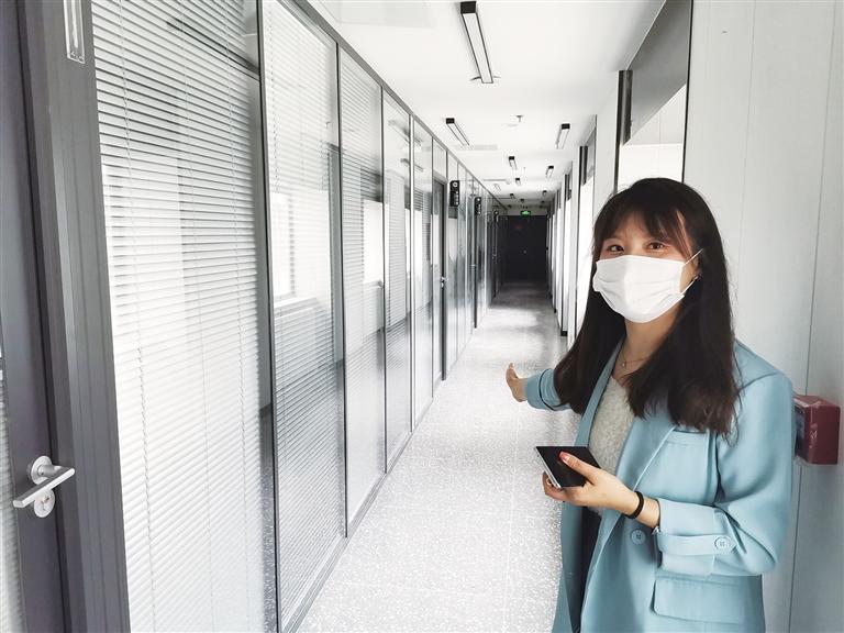 ■“记者跑腿”之为民解忧课程还没学完学校人去楼空学员：剩余学费应退还龙摄影培训学校：正在按流程办理