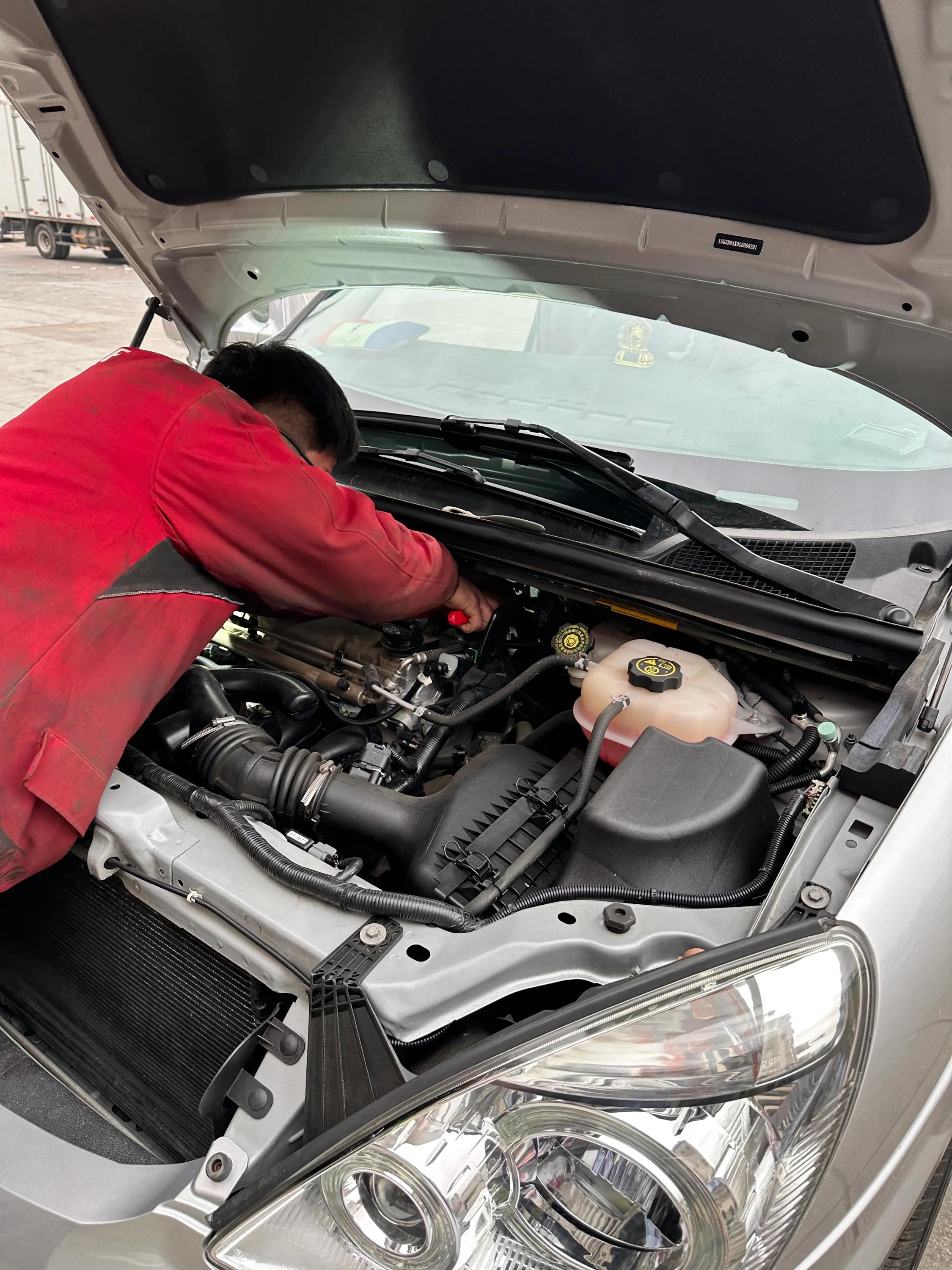 gl8经典款第三排改装,gl8更换三通