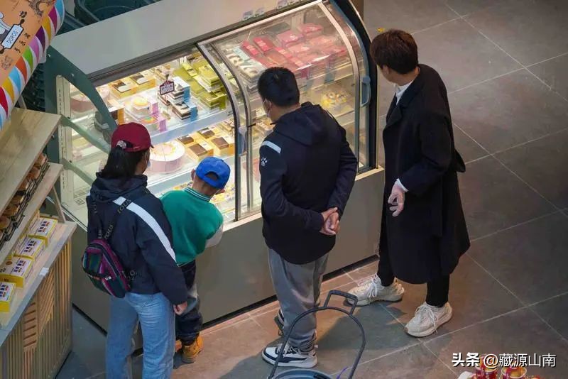 山南神力时代广场步行街二楼,神力时代购物广场