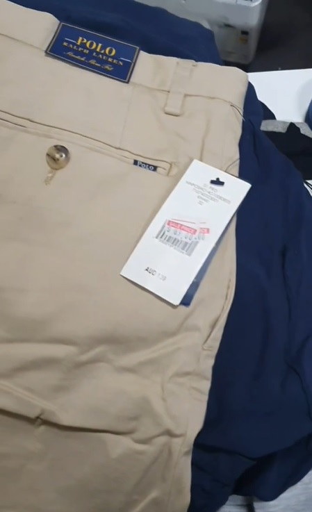 小哥为省钱在悉尼捡垃圾，年赚2万澳币，名包手机电脑随地捡？