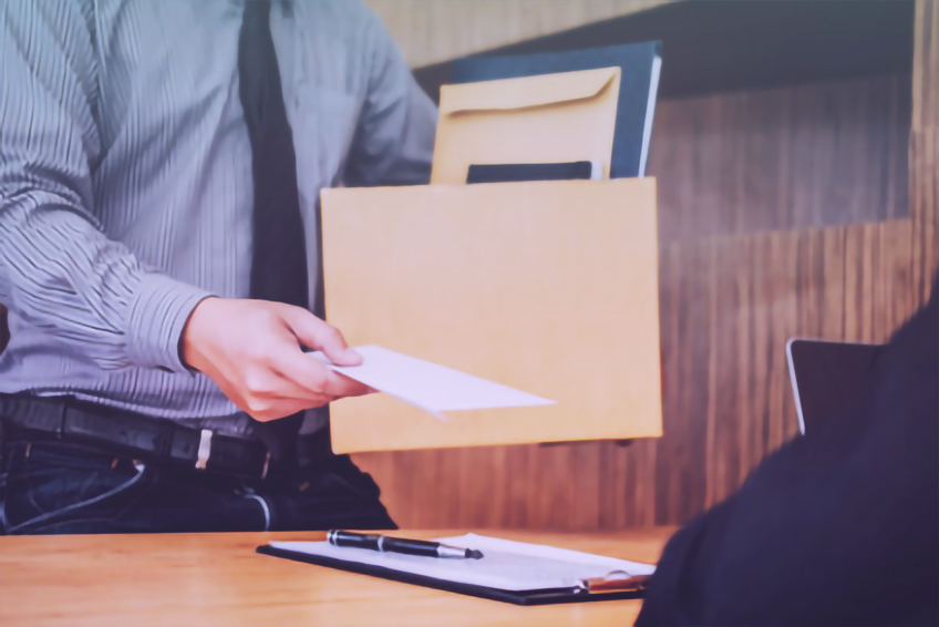 员工提交辞职申请后多久可以离职,员工提交辞职申请书可以不批吗