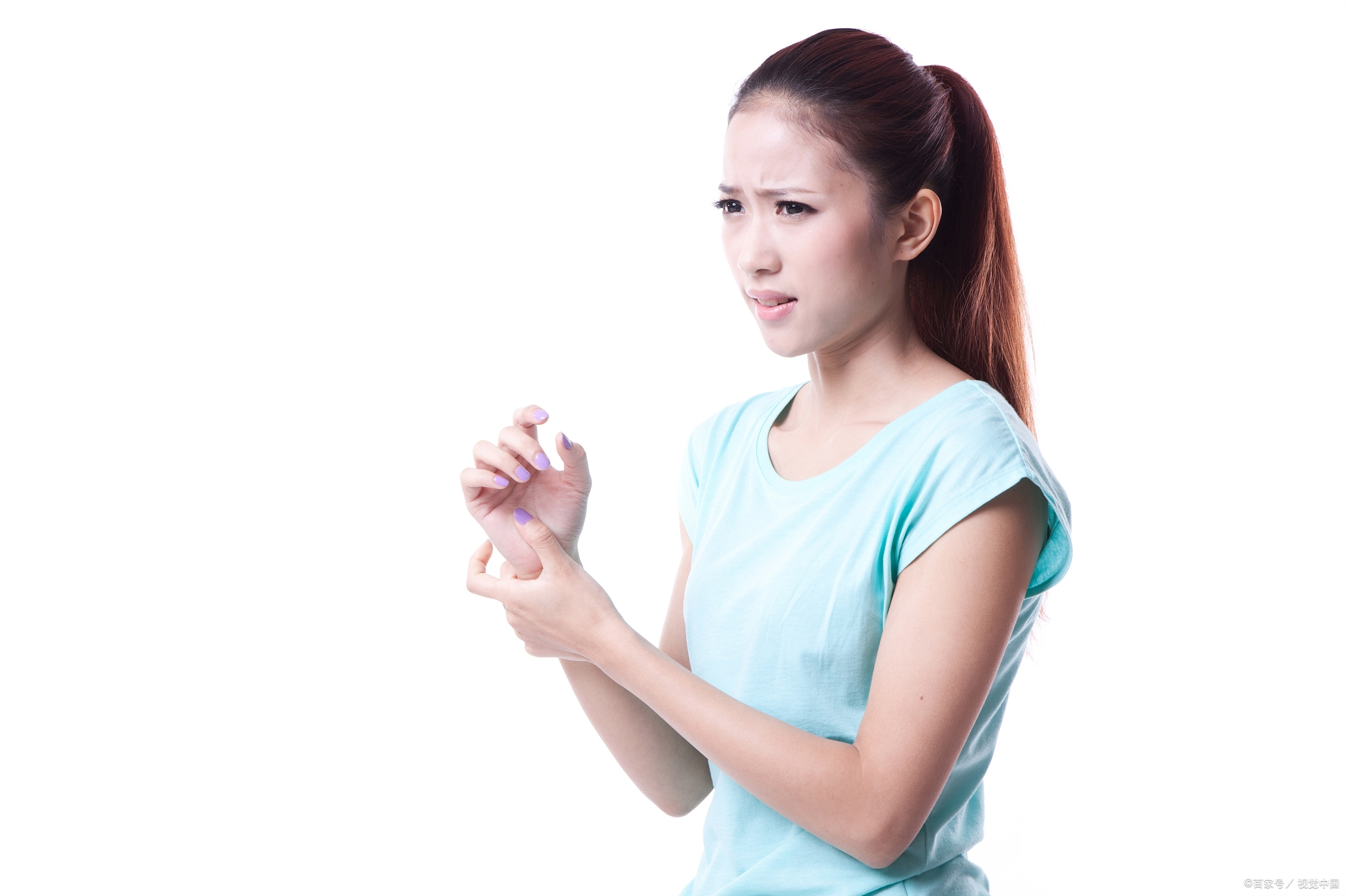 手腕痛是怎么回事？手腕痛是妈妈手吗？