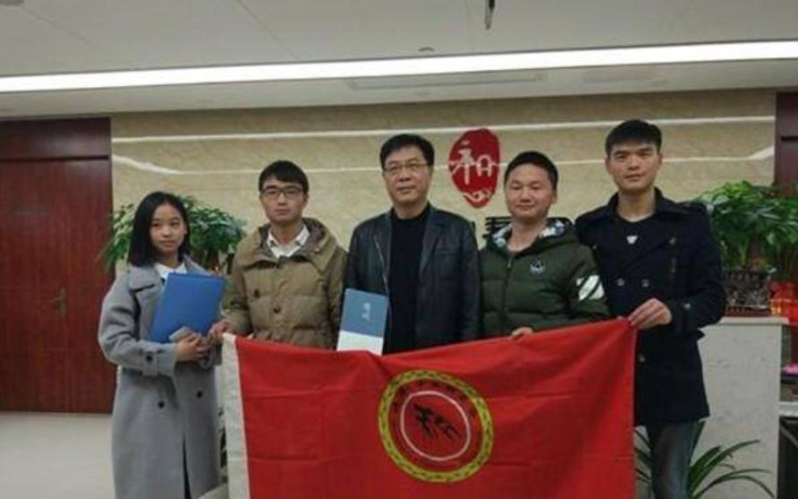 35岁当上市长，39岁晋升副厅级，最后为啥却选择了裸身辞官？