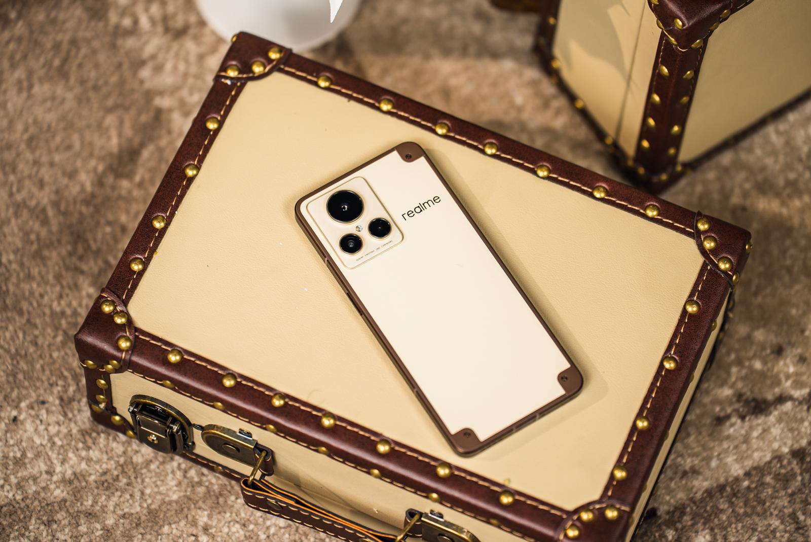 真我gt2大师探索版深度评测,realme真我gt大师探索版和真我gt2