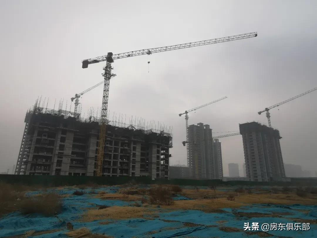 蓝是一道光，业主心发慌：蓝光来郑3年半，还是蓝莲花吗？