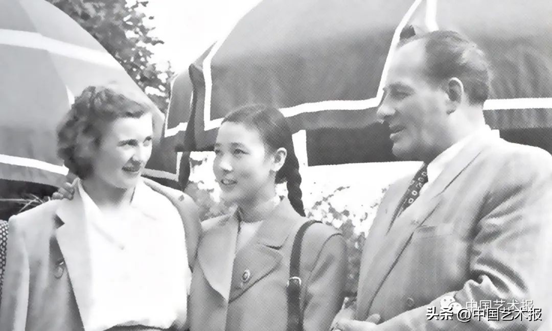 杩欎釜灞曡涓轰粈涔堜細闇囨捈浜哄績,杩欎釜灞曡鎵撶牬鑹烘湳鍜岀敓娲荤殑鐣岄檺