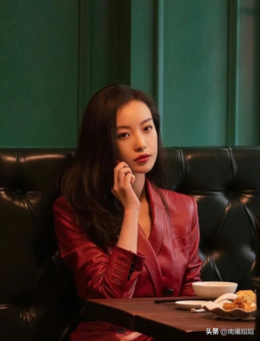 适合脸大方圆脸女生发型,脸大且方圆的女生适合什么发型