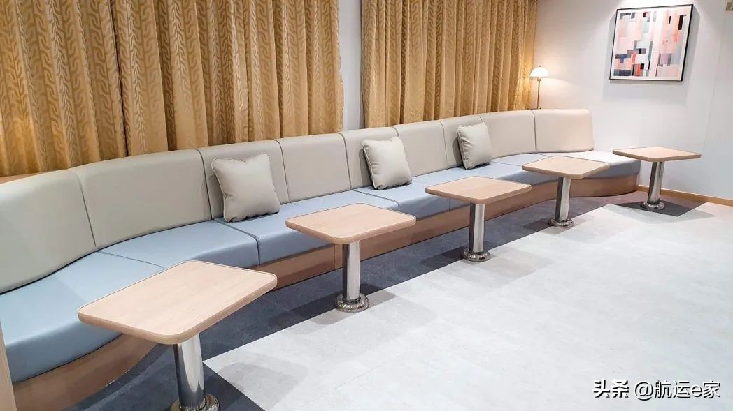 24000teu级超大型集装箱船排水量,2400teu集装箱船有多大