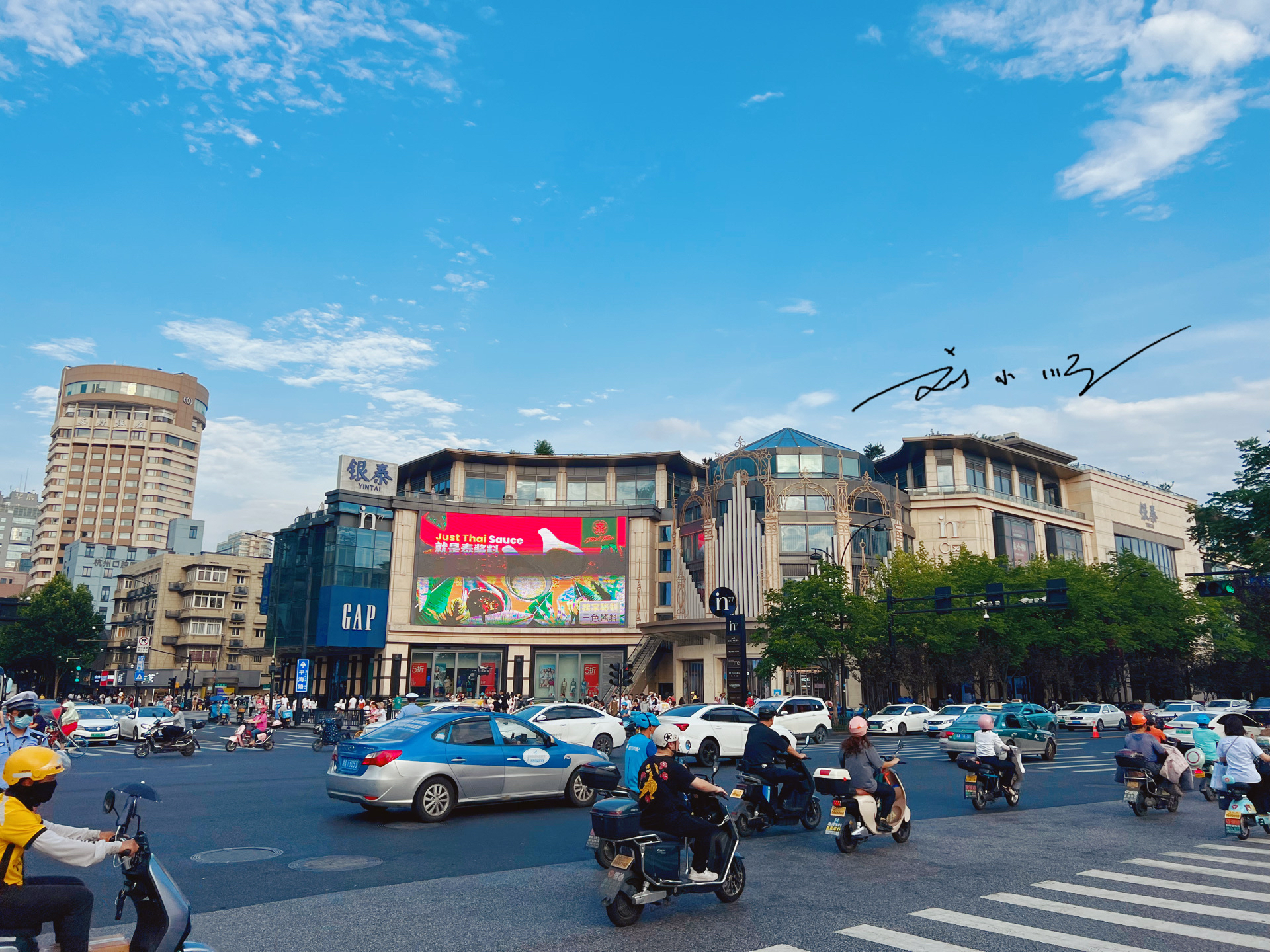 杭州西湖附近著名商业街,杭州西湖风景商场