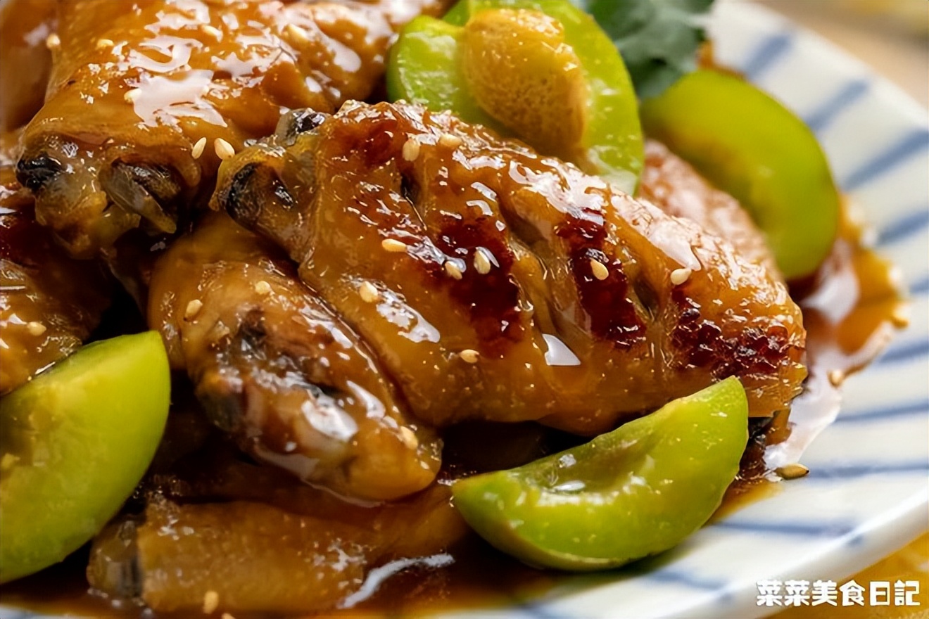 泡过酒的青梅干做法,泡青梅酒的青梅捞出来可以做什么