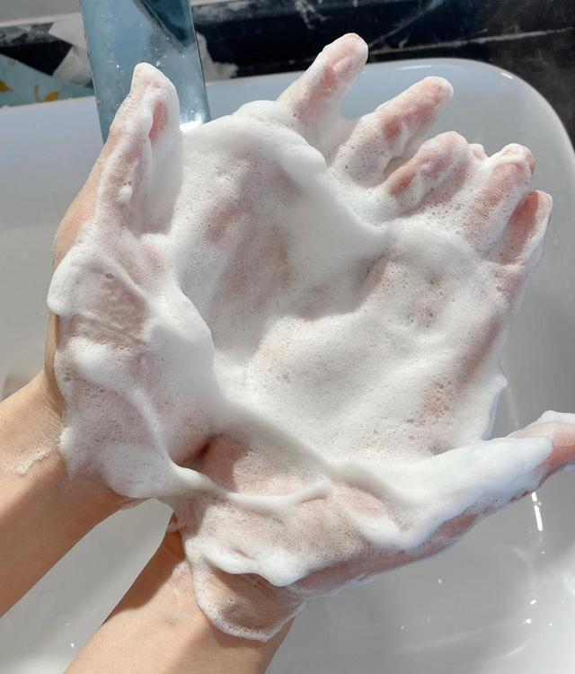 连续三天不洗脸起皮,连续3天不洗脸会怎么样