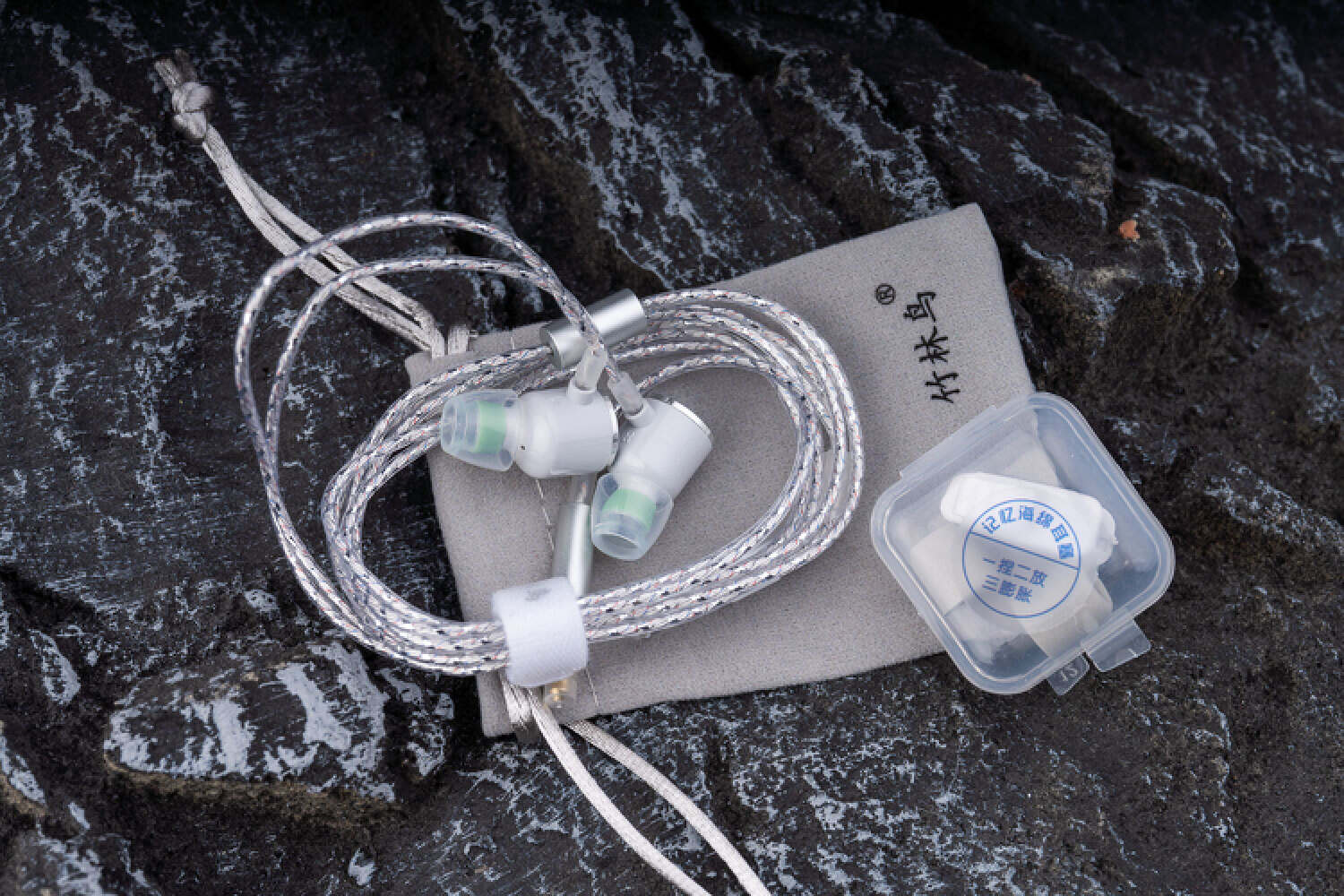 【不废话速评】仅售89元的竹林鸟霜华