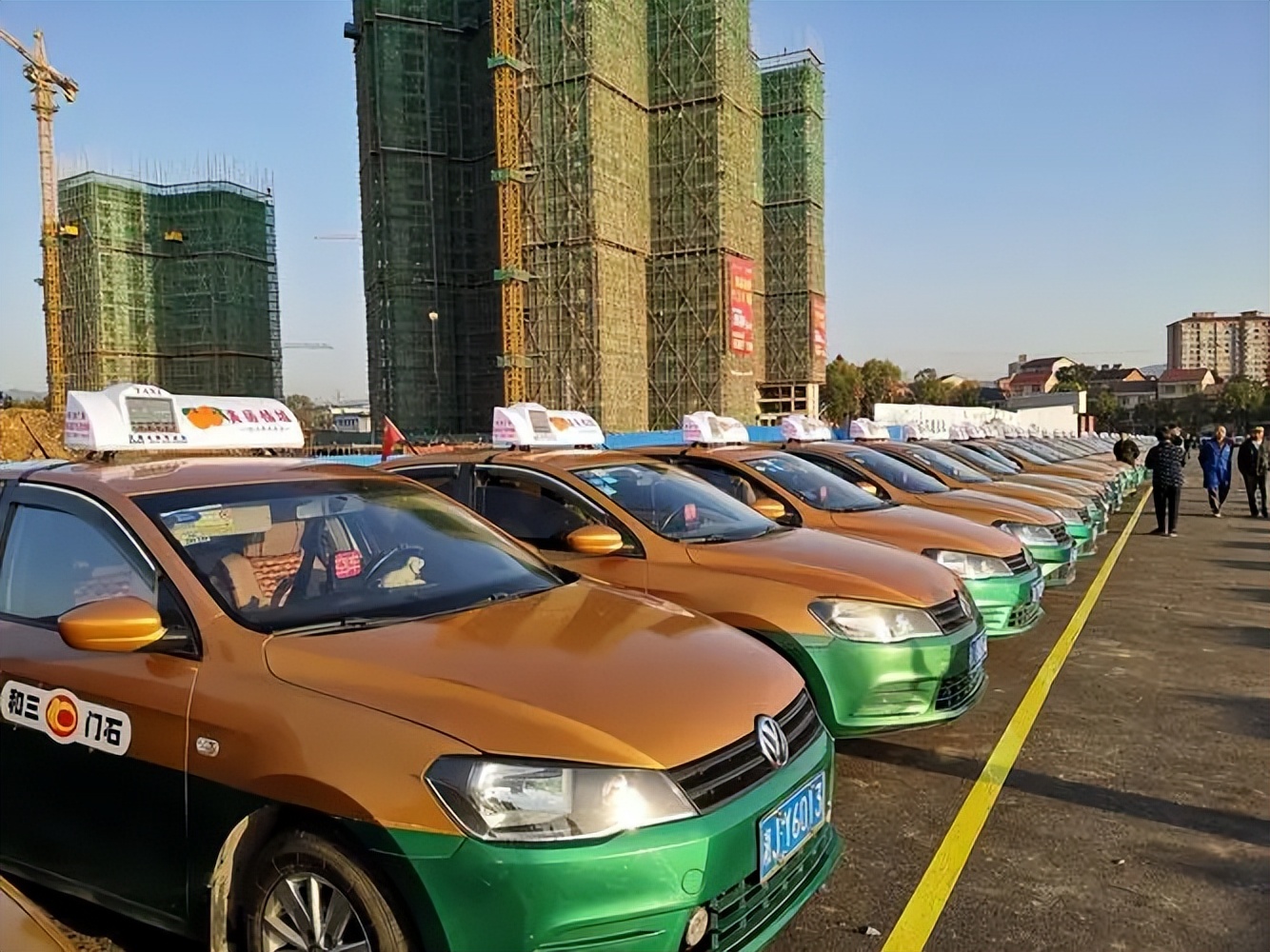 2016年，安徽副镇长开出租车被免职，罚5000元，如今迎来暖心结局