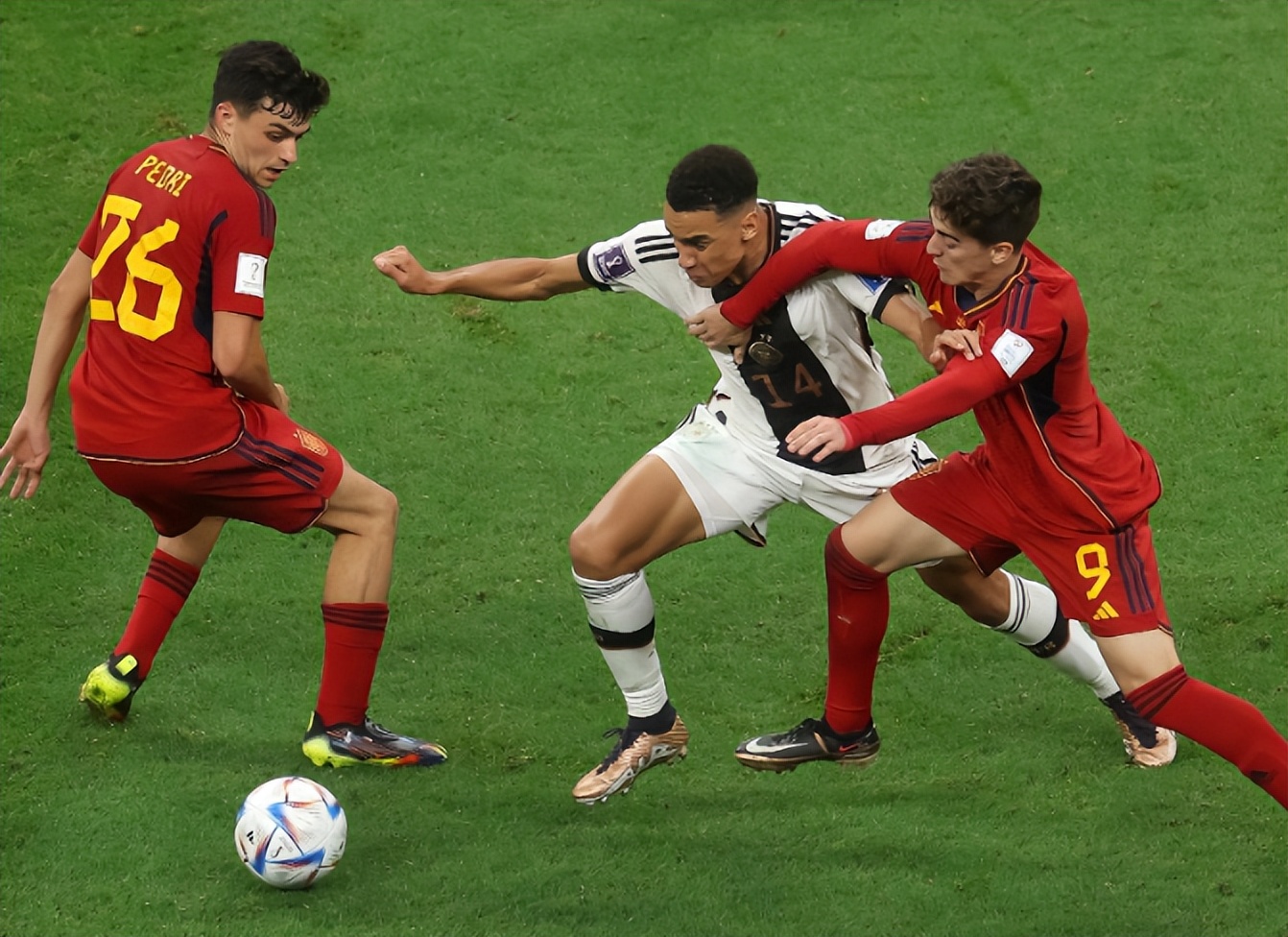 西班牙vs日本足球比分预测,日本vs西班牙比赛数据分析