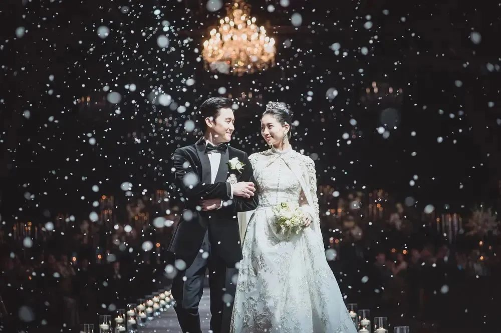 笑话，内娱什么时候敢捧她？