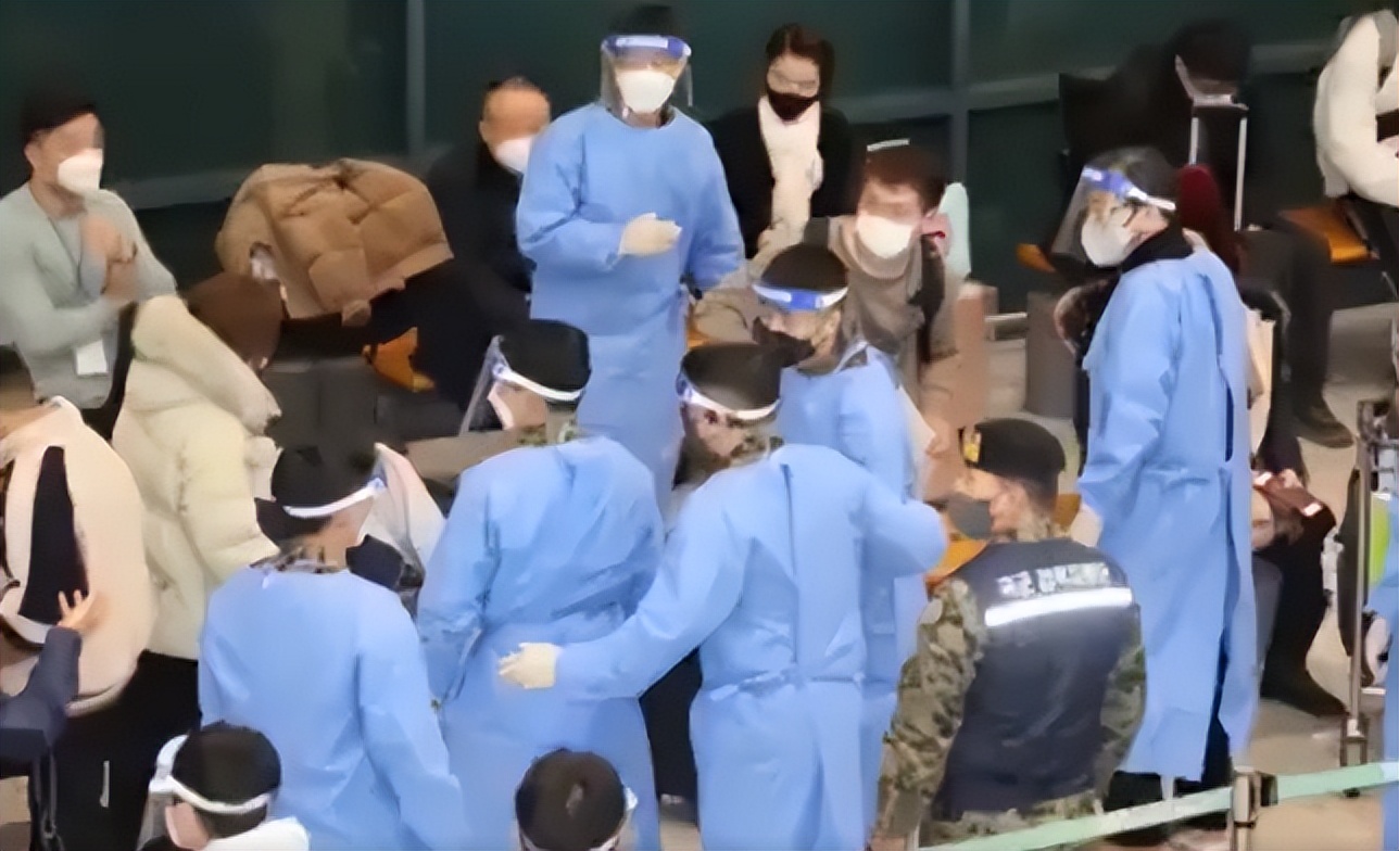 限制中国入境者韩国最狠：头挂黄牌关小黑屋网友呼吁坚决不去