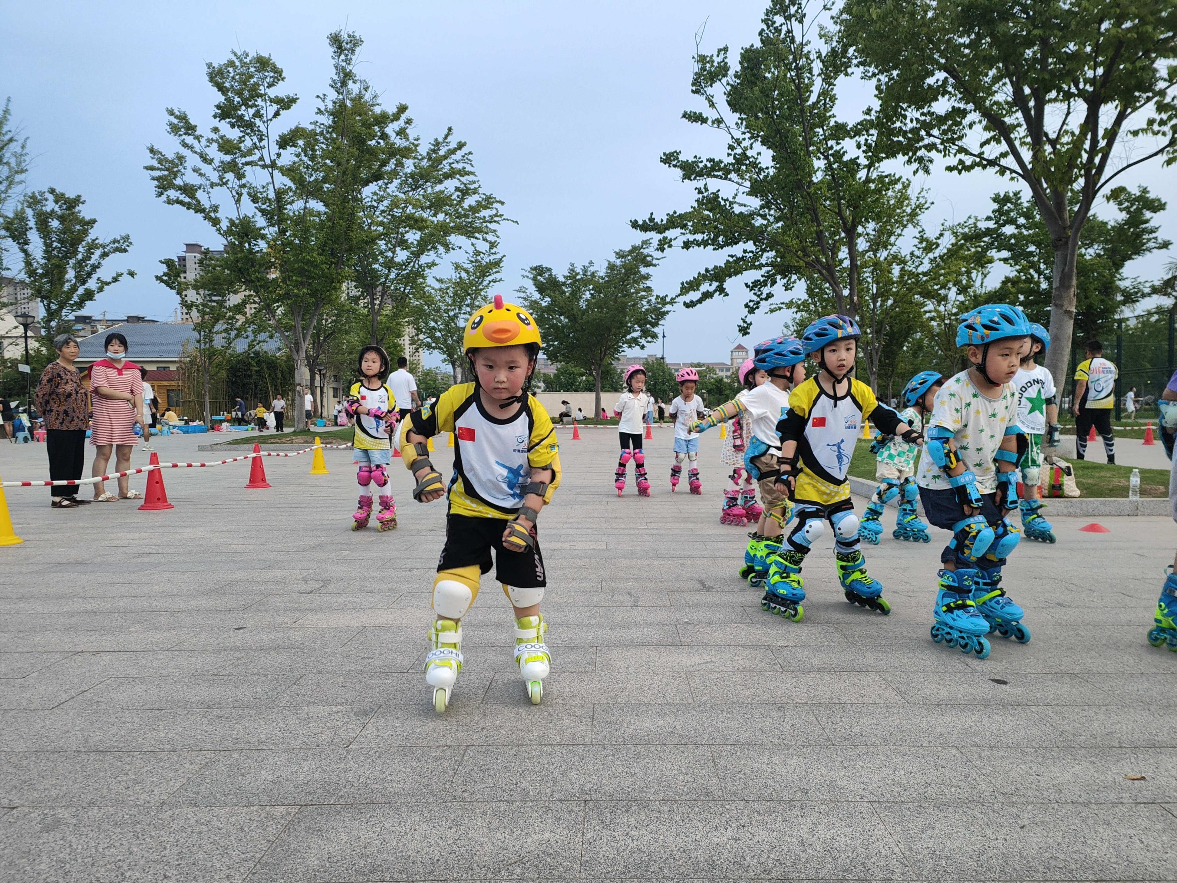 酷骑轮滑鞋r2s码和m码对比,酷骑轮滑鞋r1r2哪个好