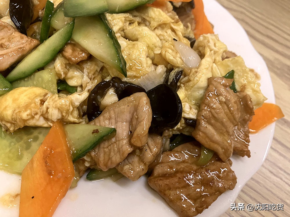 现在的饭店菜量很少价格很贵,现在的餐馆