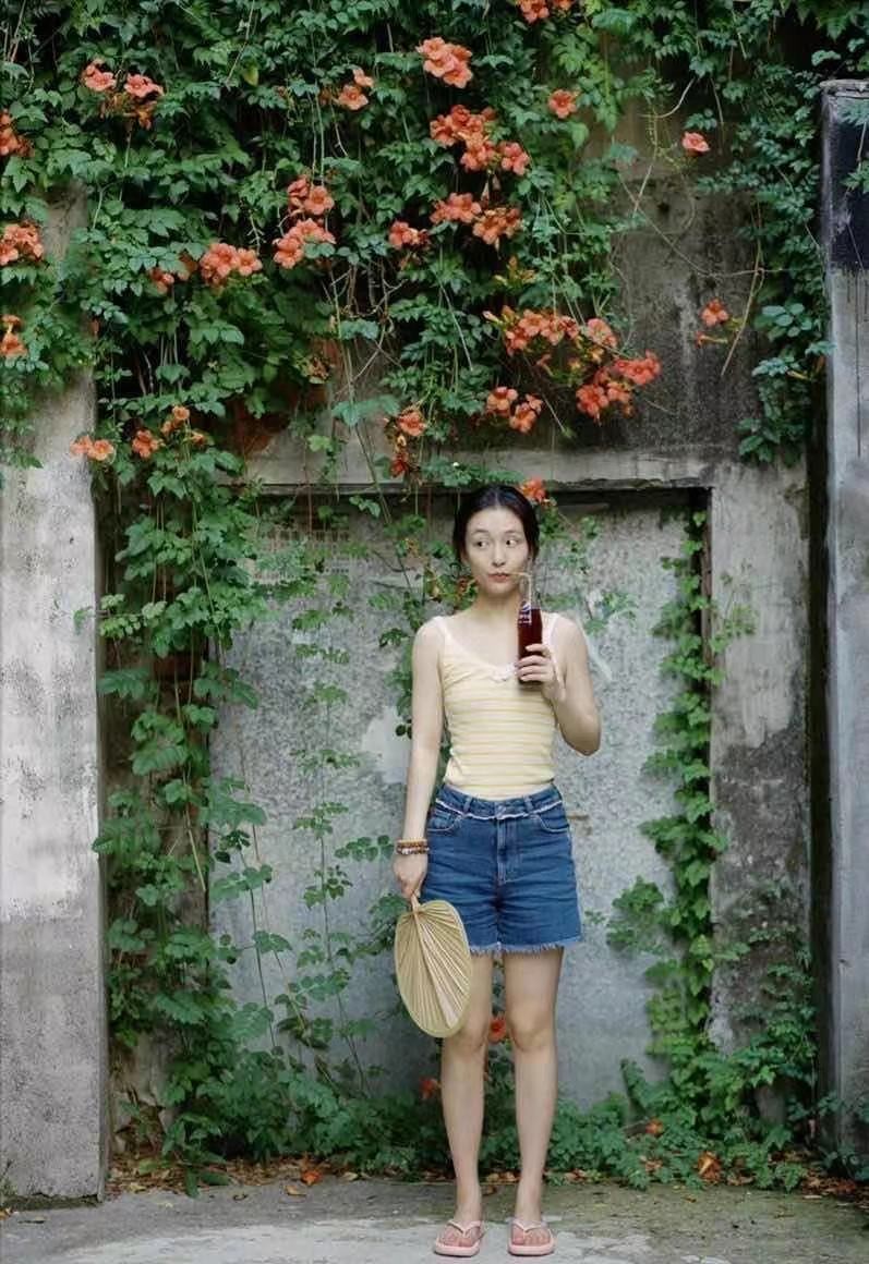 武大校花吴倩照片视频,吴倩不愧是素颜女神