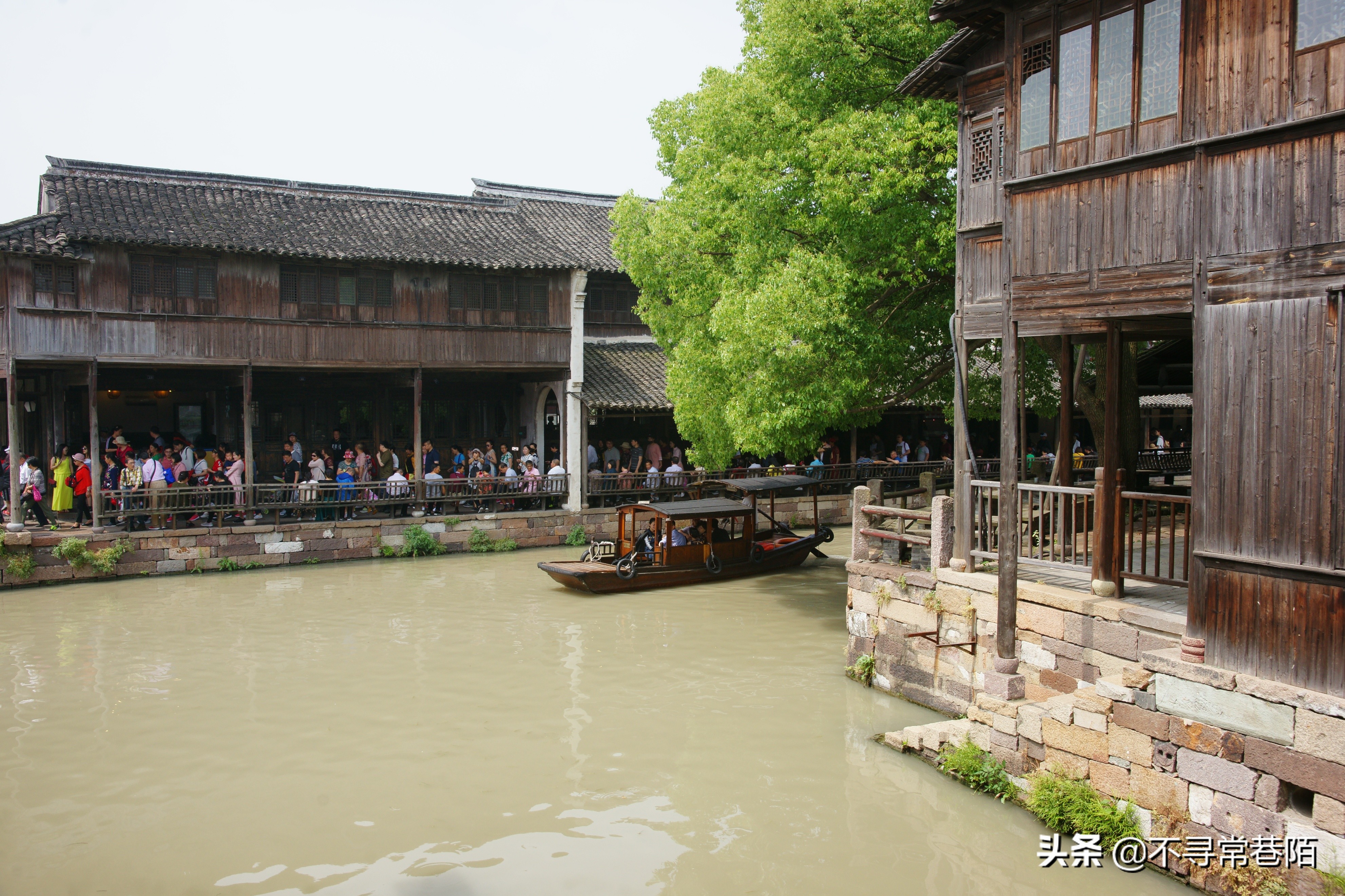 这里有许多历史悠久的古镇,从历史中走来的古镇