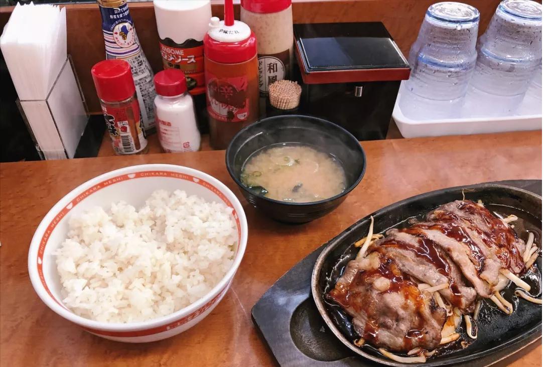 日本一个女生自己去旅游,女生日本独自旅行