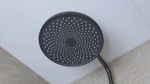 即热式热水器一用就没电也不跳闸,即热式电热水器实用靠谱吗