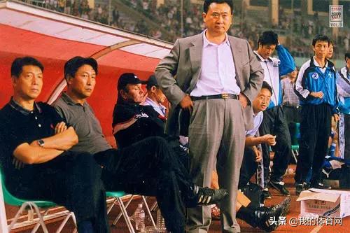 快人快语┃中国足球问题在哪？中国人能踢好球？中国男足有救吗