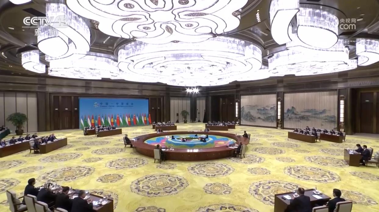 焦点访谈为奋进新时代凝心聚力,焦点访谈震撼再现伟大征程