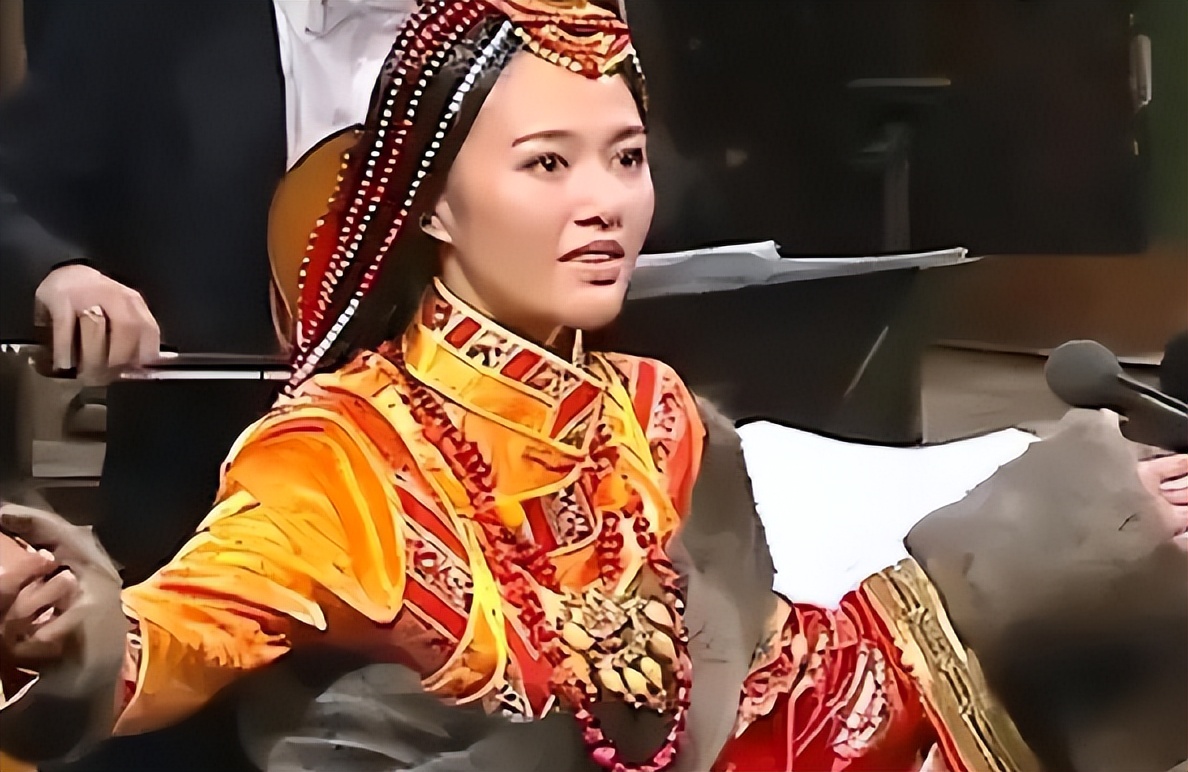 谭维维晚会唱功遭质疑,超女谭维维与尚雯婕现状