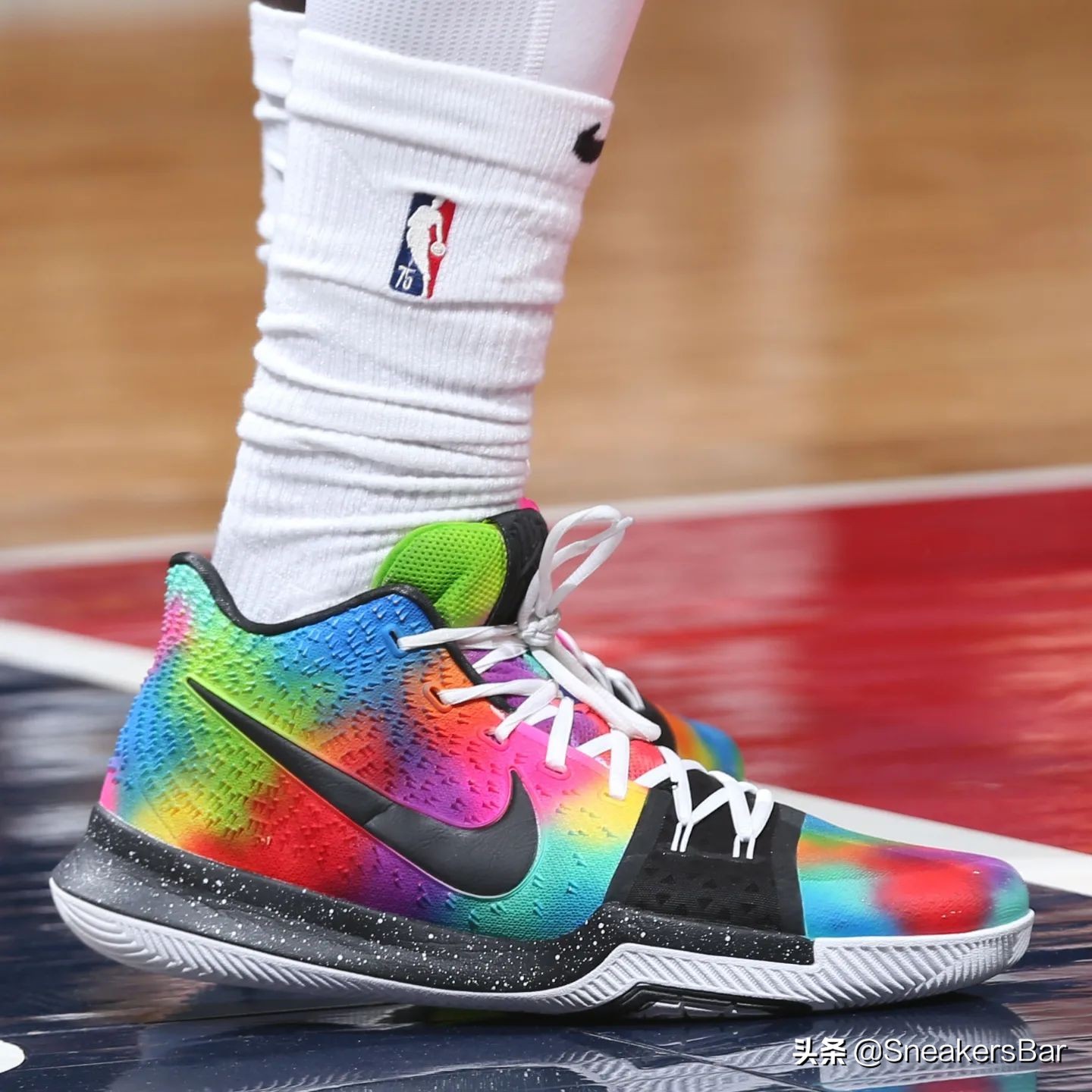 今日nba球星上脚球鞋一览 (nba球星球鞋每日上脚詹姆斯)