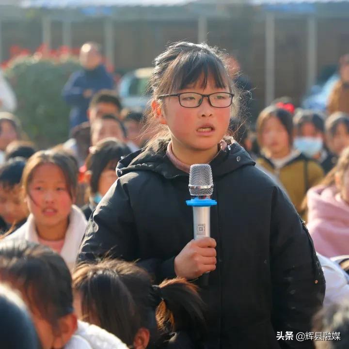 河南辉县丨法治护航成长路——市检察院走进南村镇中心校开展“送法进校园”活动