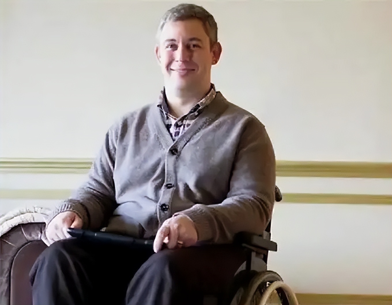 马丁被困在身体里12年,幽灵男孩死亡后苏醒