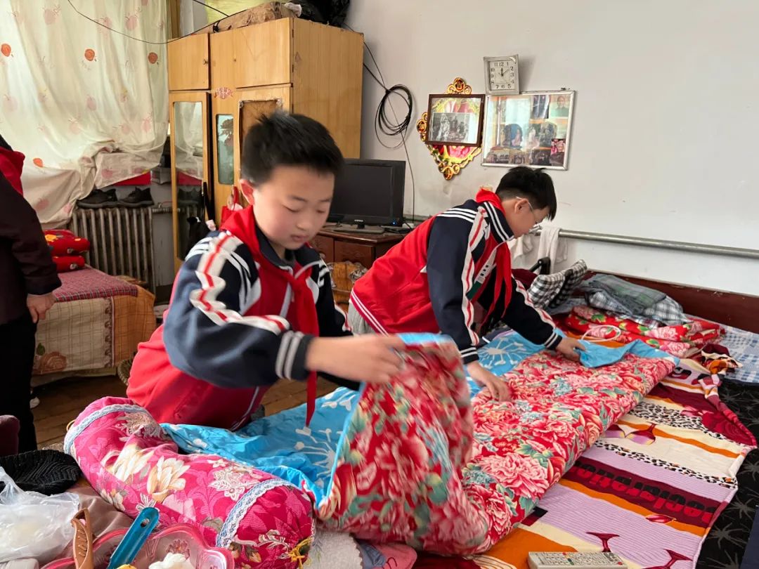 学雷锋，邢台市教育系统在行动