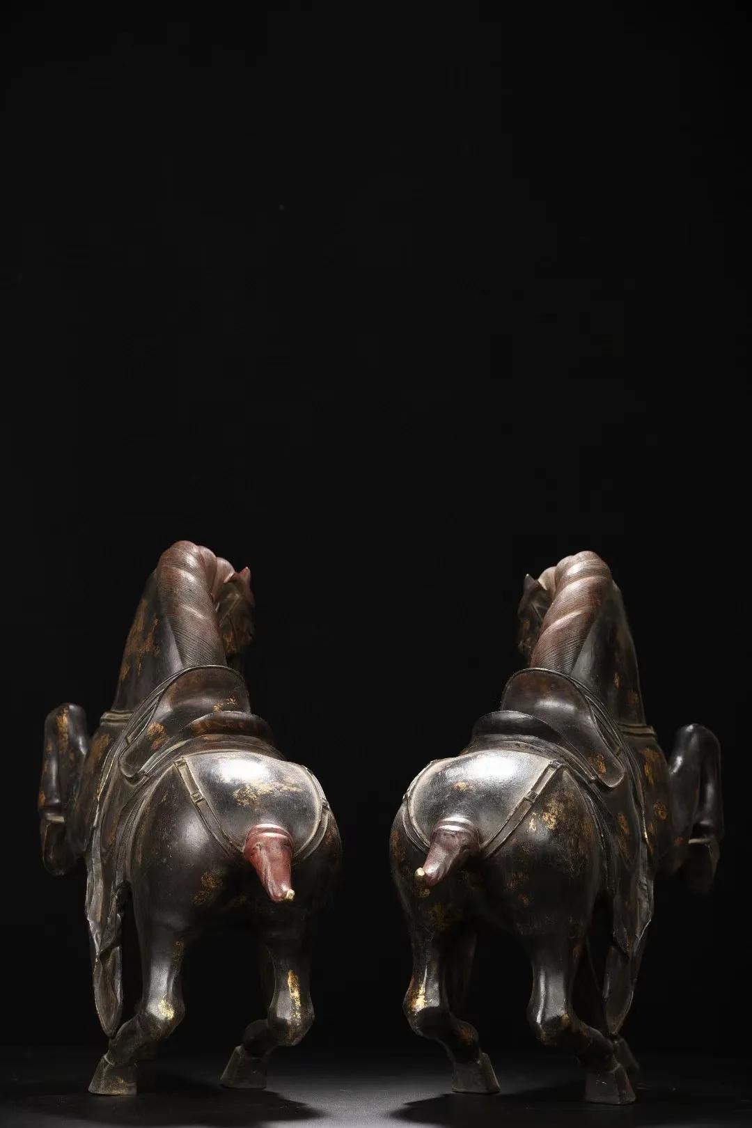 铜泥金马到成功一对单只尺寸：长43cm宽14cm高40cm总重24.2公斤