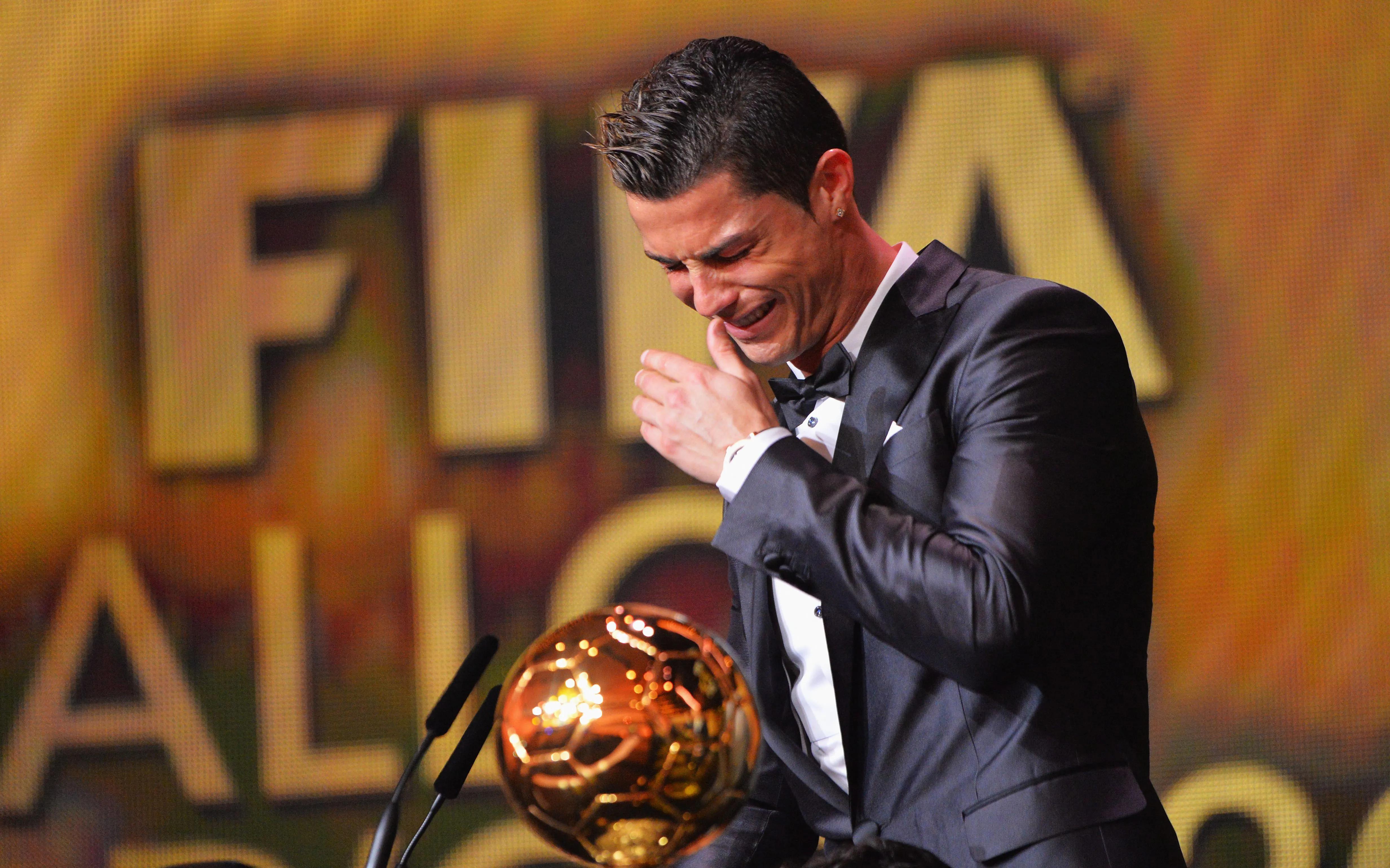 瓒冲潧鐞冩槦骞歌繍鏁呬簨,瓒冲潧涓婄殑閬楁喚鐬棿