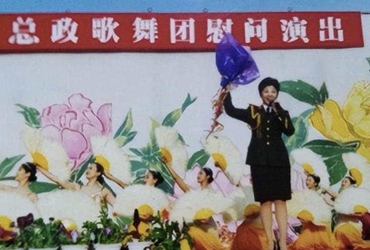 不婚、接廉价商演、走穴…一首歌唱一辈子的老牌歌星，现状各不同