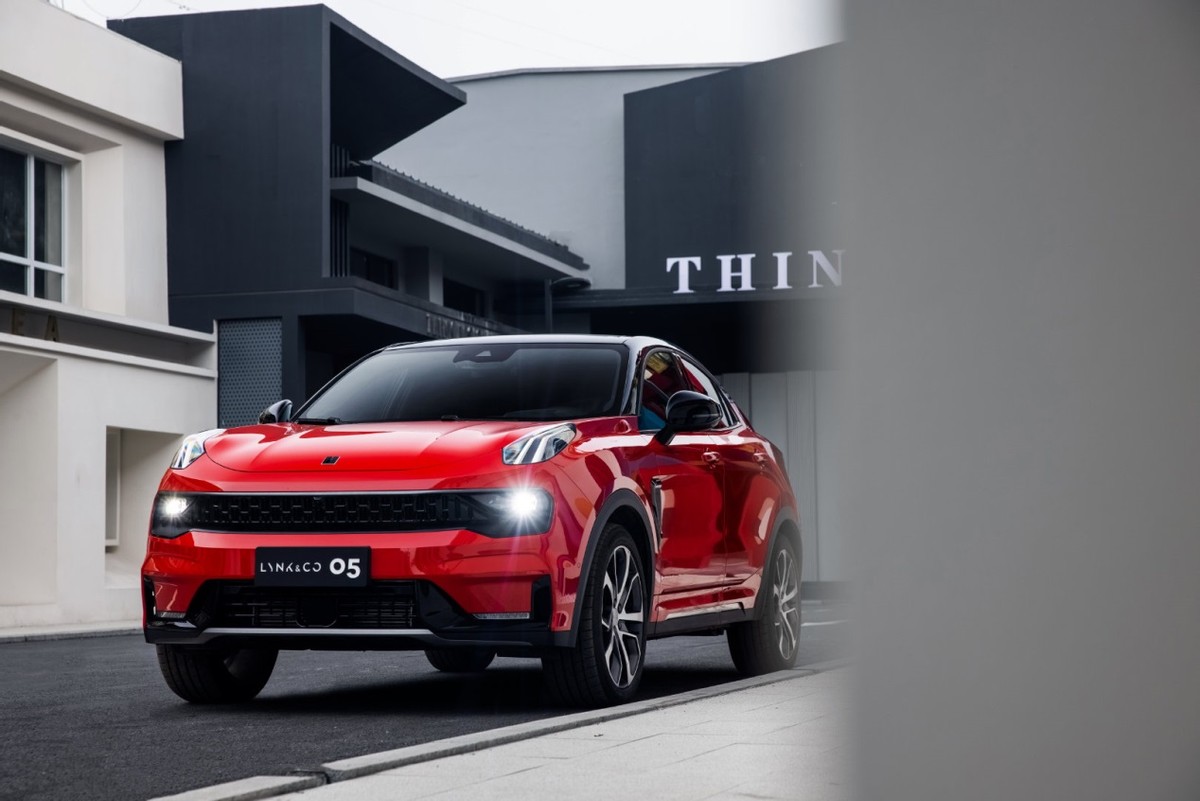 红色好看的车推荐50万左右,红色车好看的几款车型