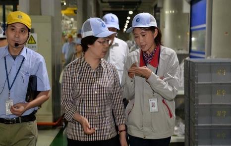 江苏女首富第一名,身价千亿的中国女首富