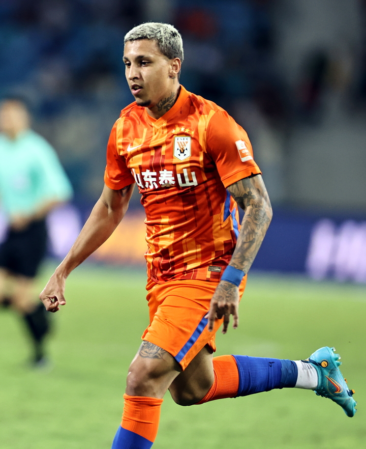 折腾至极！泰山队前9轮要踢7个客场，主场首战时间对手确定