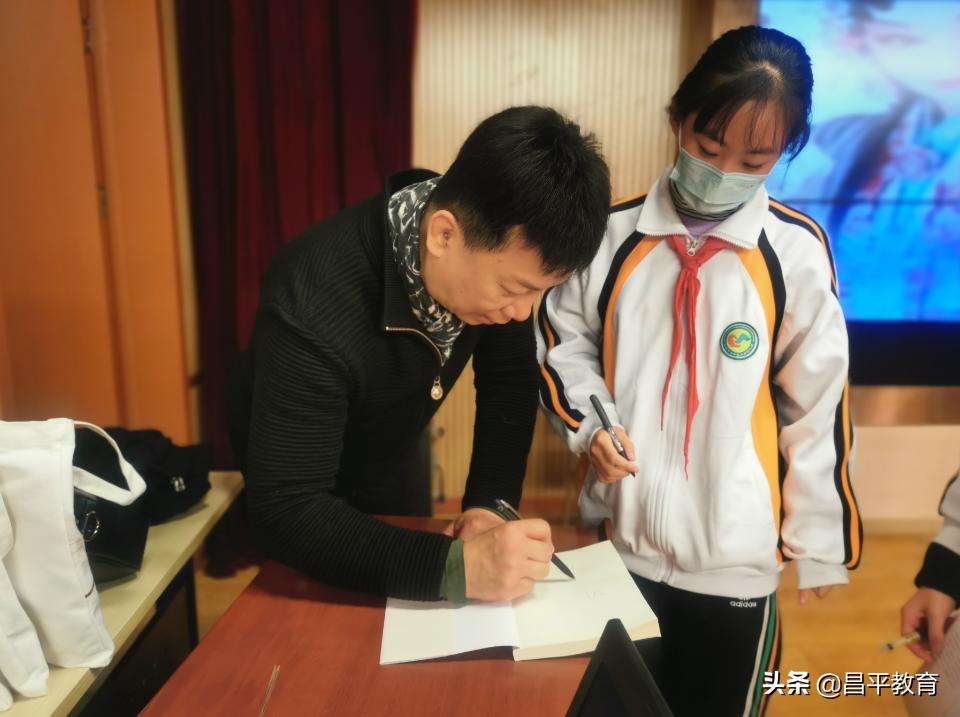 要让戏曲圈粉年轻一代,传统戏曲直播间里圈粉无数