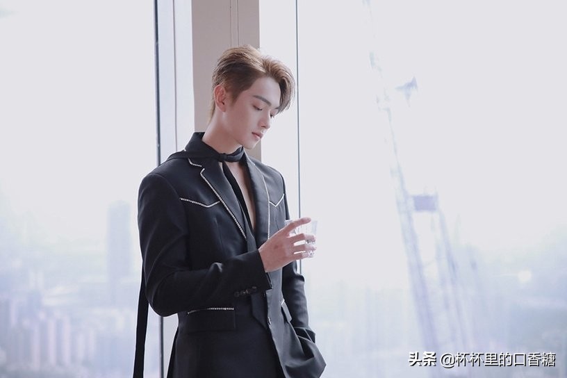 2022角色热度排行罗云熙,2023年男明星热度罗云熙