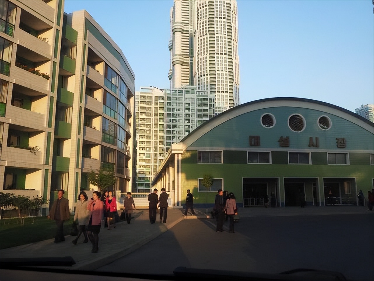 朝鲜观察揭秘朝鲜男人之间的友谊,朝鲜看中国人民的生活