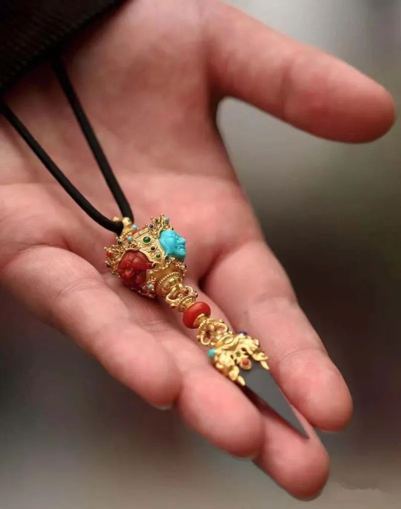 如何区分藏传佛教寺庙,藏传佛教四派的寺庙标志区别